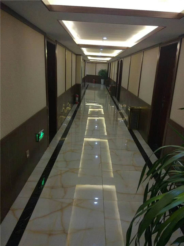 民權(quán)龍光足浴走廊.jpg
